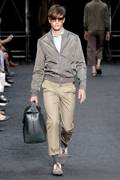 Look 24